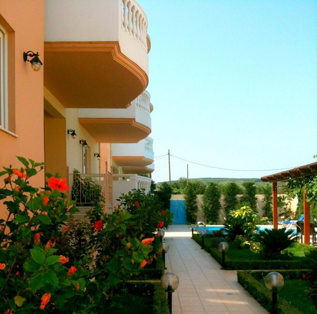 Golden Rose Suites Kolymbari Exterior photo